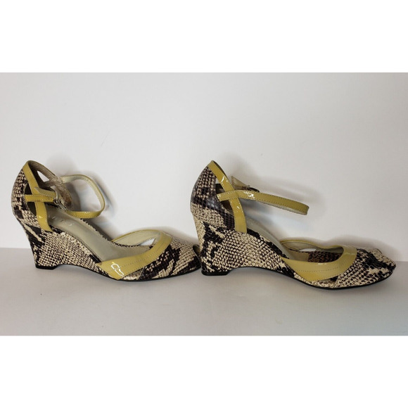 Franco Sarto Womens Sandals 7.5M Brown Cream Snake Skin Leather Peep Toe 3”Wedge - Picture 1 of 5